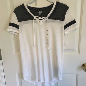 NEW WITH TAG- Kohls short sleeve shirt
